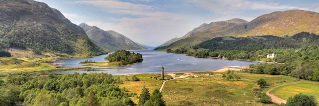 Sur de Escocia (Reino Unido). Aparentemente alejadas de las aglomeraciones estivales, esta región del sur de Escocia conserva muchos rincones naturales que invitan a la reflexión y la exploración histórica. Sus espectaculares ruinas y mansiones destacan en medio de paisajes abiertos, ideales para el senderismo, el ciclismo y la observación de fauna y flora.