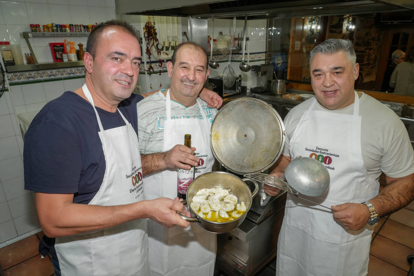 Fotos: Así fue la cena en la Sociedad Gastronómica Eskola Zaharra