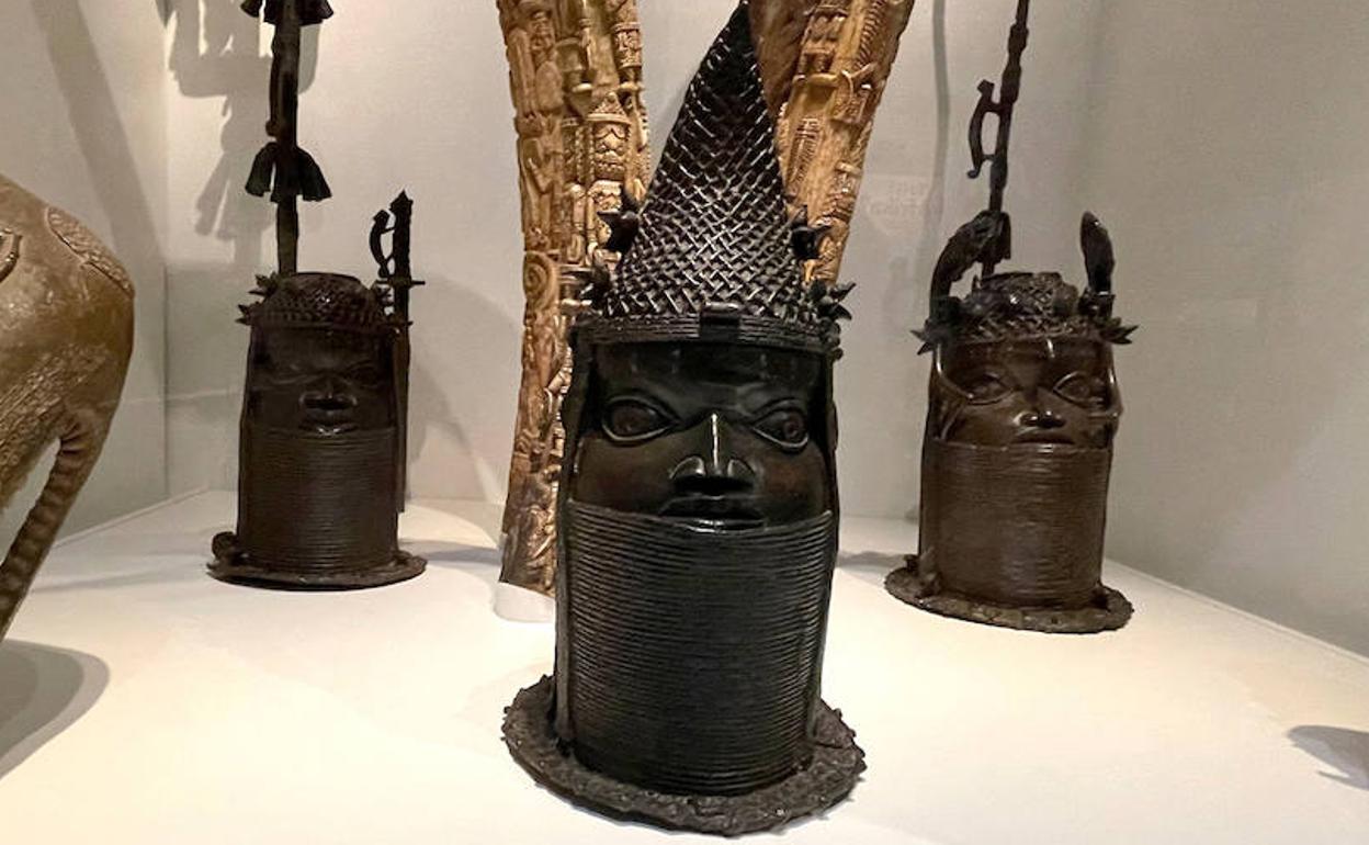 Piezsa en bronce de Benin, expuestas en Alemania.