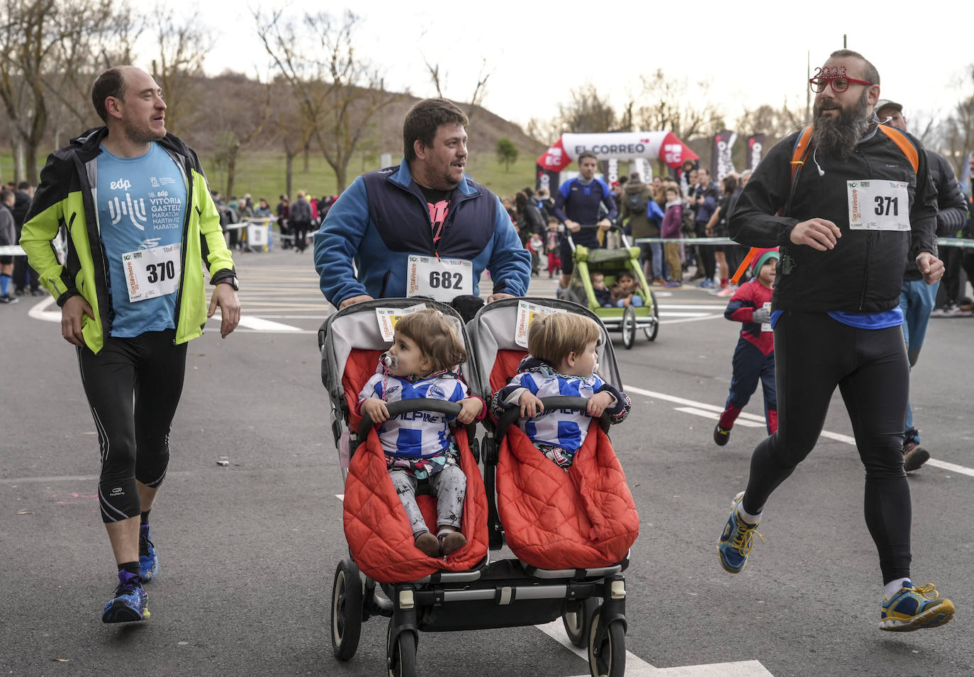 Fotos: Los &#039;txikis&#039; estrenan la renovada San Silvestre diurna de Vitoria