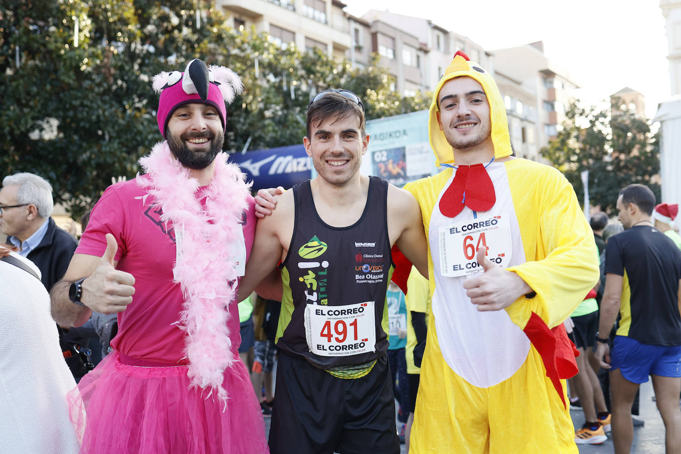 Muchos disfraces en la San Silvestre de Barakaldo.
