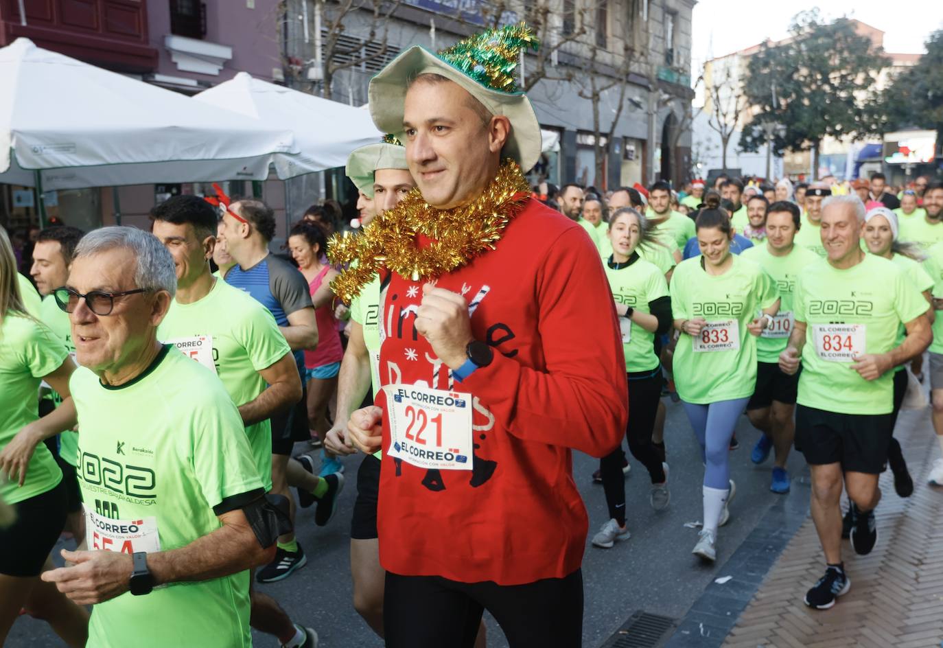 Muchos participantes de la San Silvestre de Barakaldo ha optado por disfrazarse