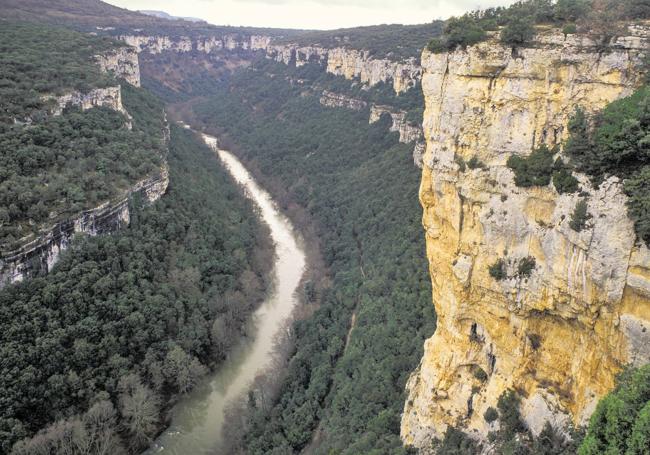 Los cañones del Ebro desde el mirador de Pesquera de Ebro.