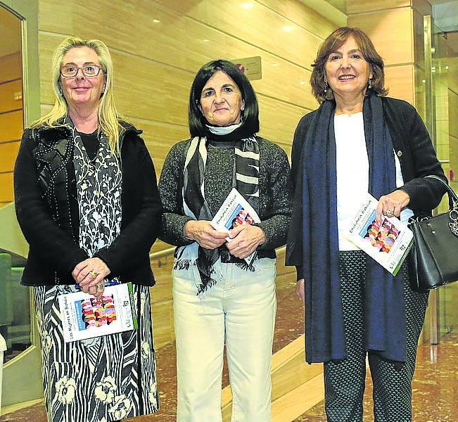 Pilar Dosal, Itziar Lizeaga y Pilar Martínez. 