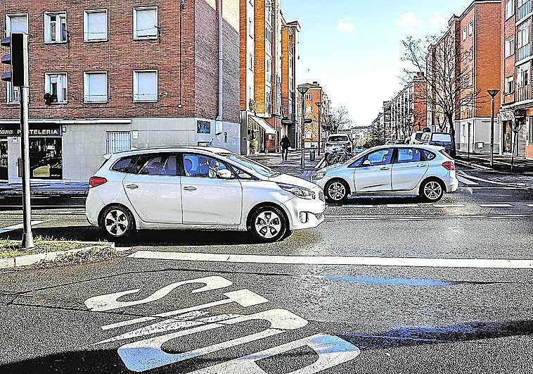 El stop de Castillo de Fontecha tiene un ángulo muerto que provoca «constantes choques».