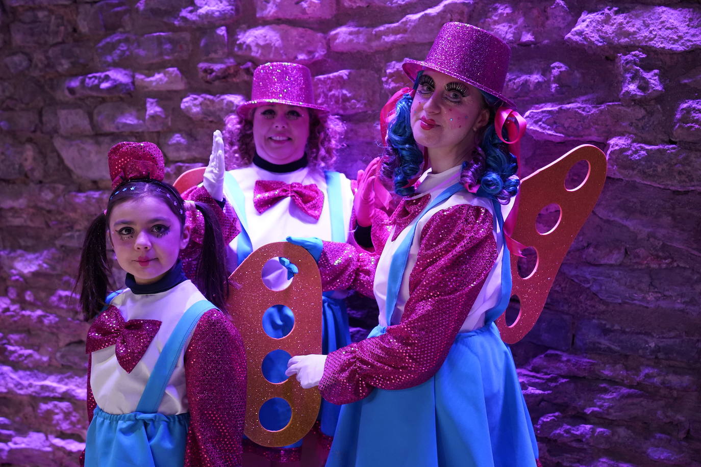 Silvia Barquero, Inma Bernal y Marimar López formarán parte del grupo de muñecos de cuerda del AMPA San José de Calasanz - Escolapios. ¡Dale cuerda, que llega el Carnaval! 