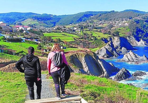 Punto a partir del cual queda interrumpido en la actualidad el sendero entre la Atalaya y Aritzatxu en Bermeo.