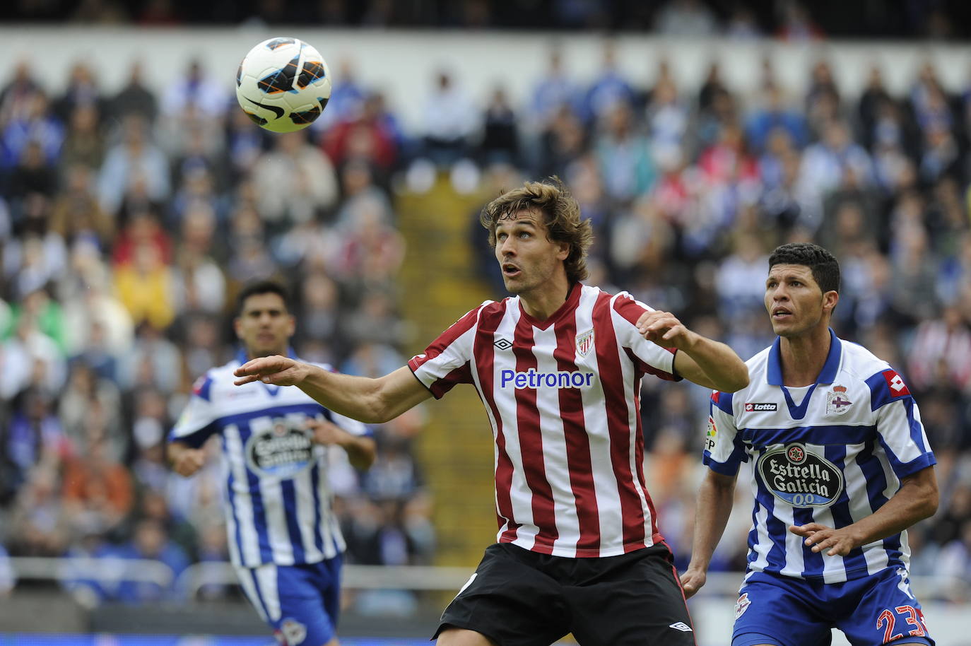 En abril de 2013 con el Athletic, una campaña tormentosa para el ariete riojano. Llorente decidió no renovar su contrato con y su marcha a la Juventus fue un duro golpe para la afición, que no perdonó su decisión de dejar el club en su mejor momento.