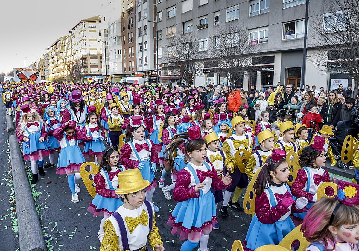 Vitoria se tiñe de Carnaval