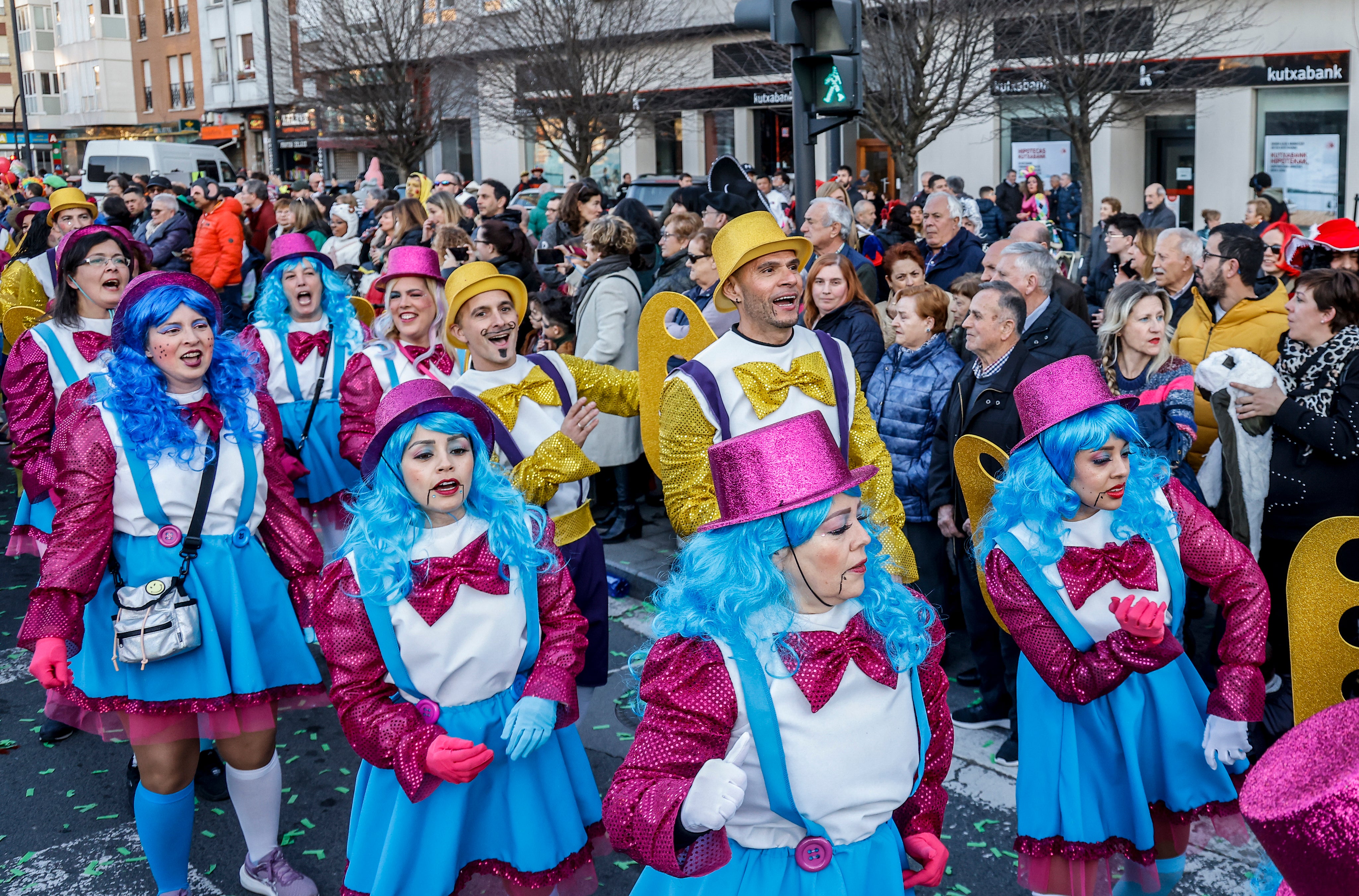 Vitoria se tiñe de Carnaval