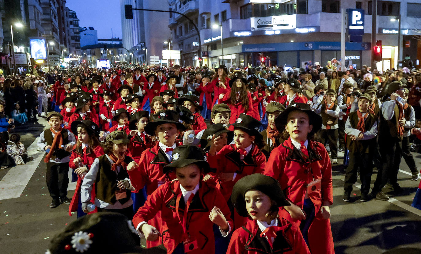 Vitoria se tiñe de Carnaval