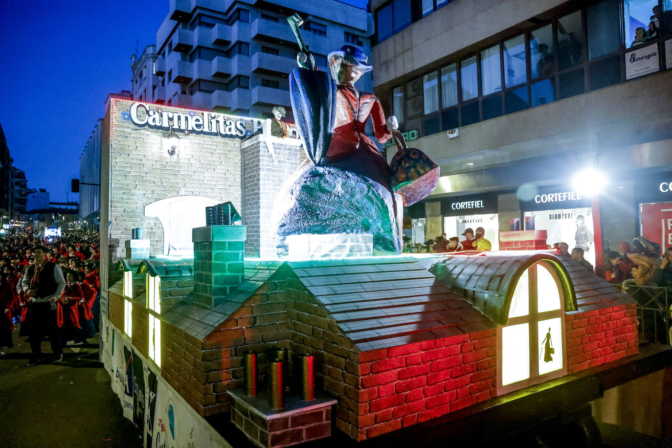 Vitoria se tiñe de Carnaval