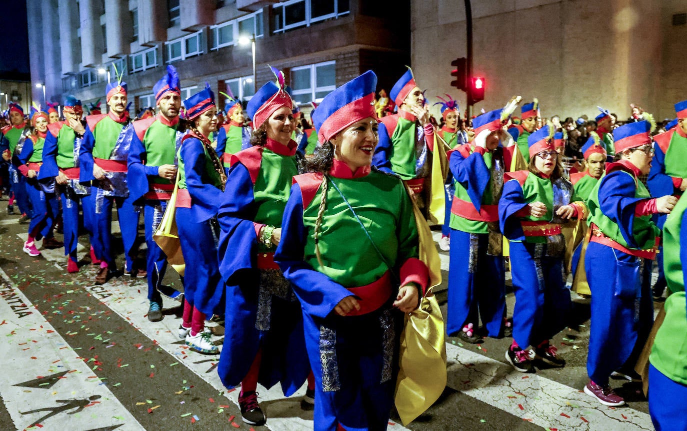 Vitoria se tiñe de Carnaval
