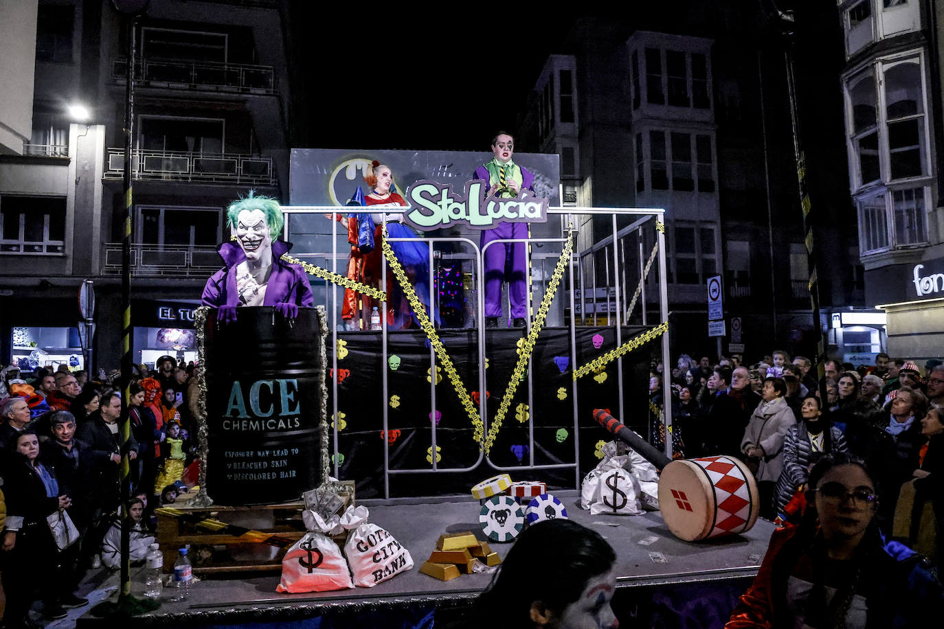 Vitoria se tiñe de Carnaval