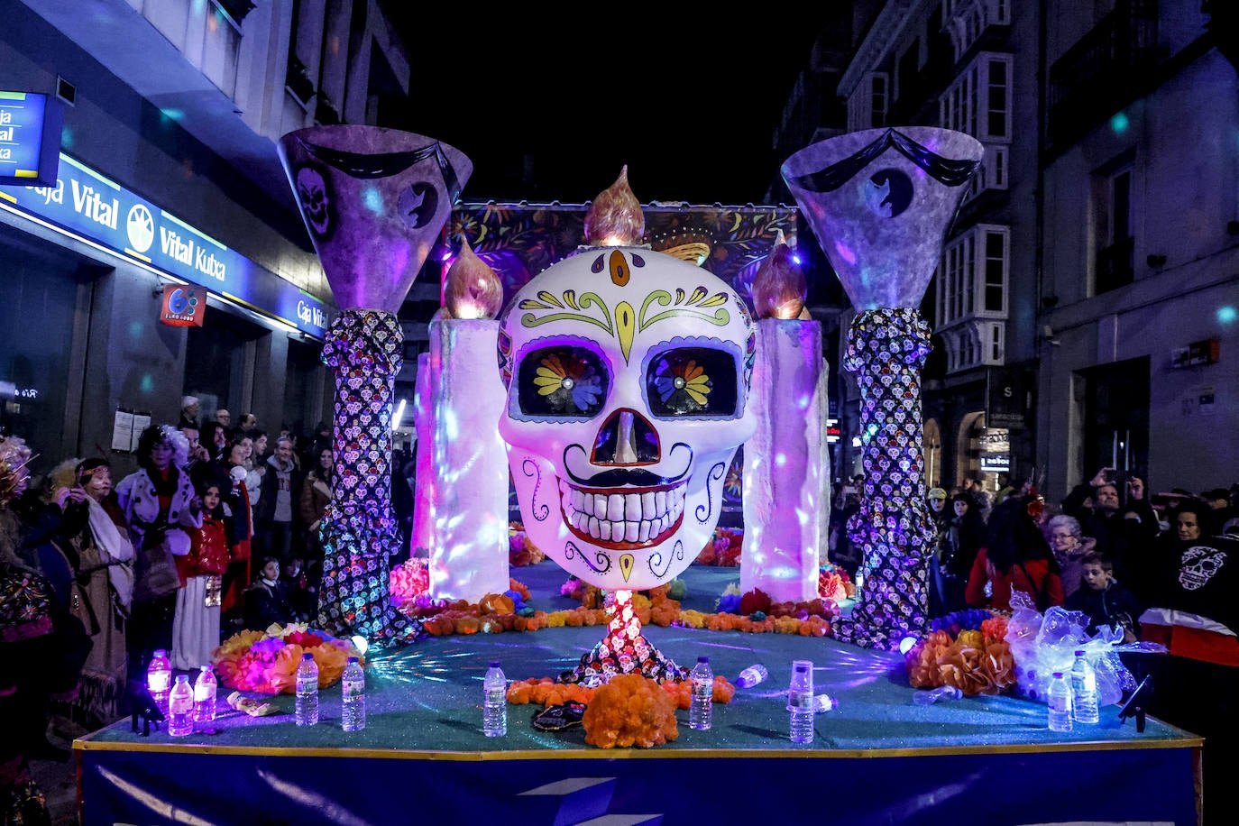 Vitoria se tiñe de Carnaval