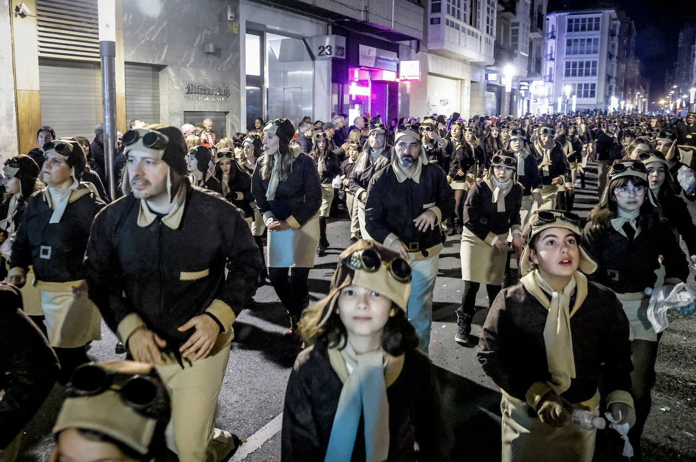 Vitoria se tiñe de Carnaval