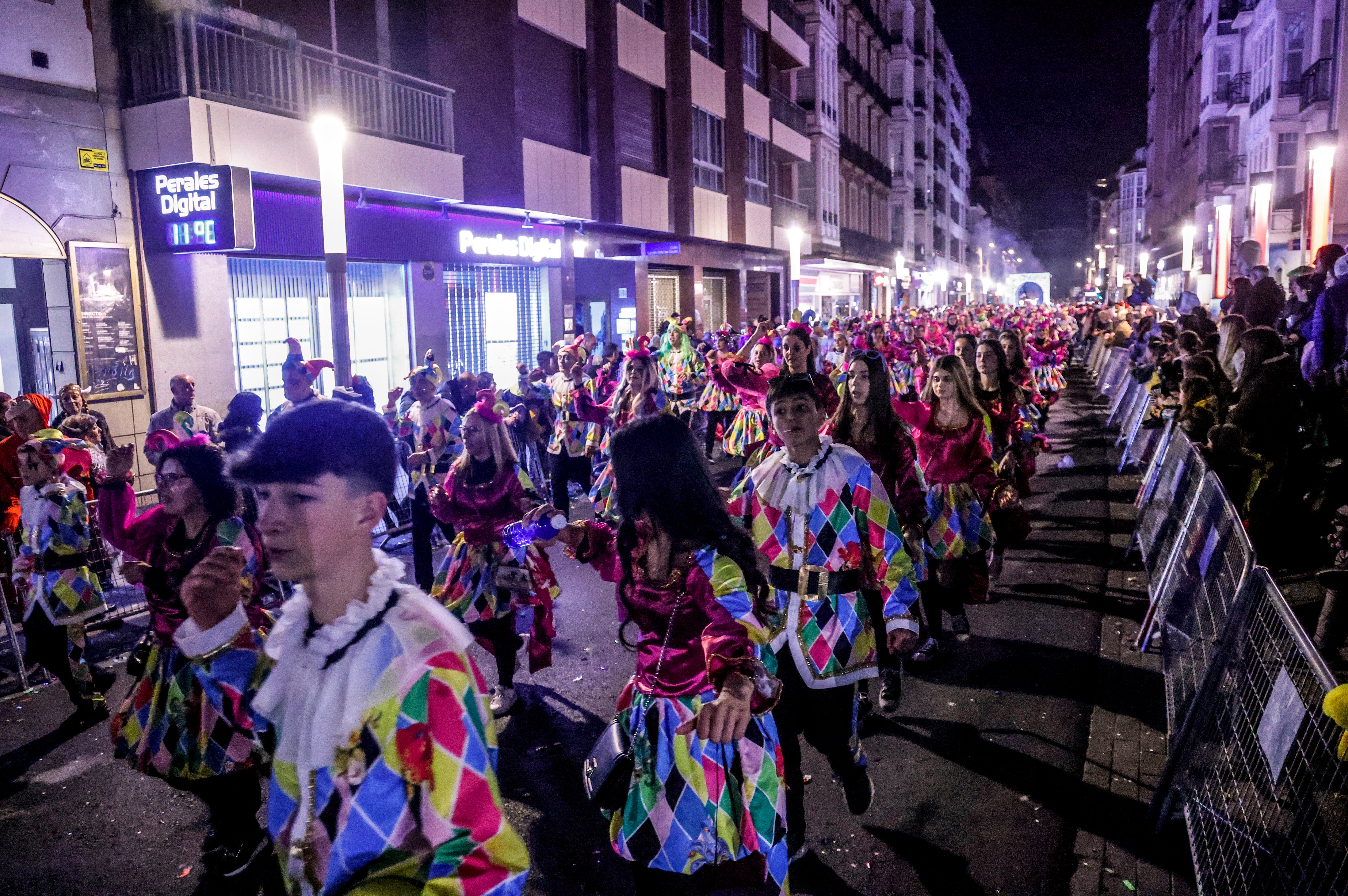 Vitoria se tiñe de Carnaval