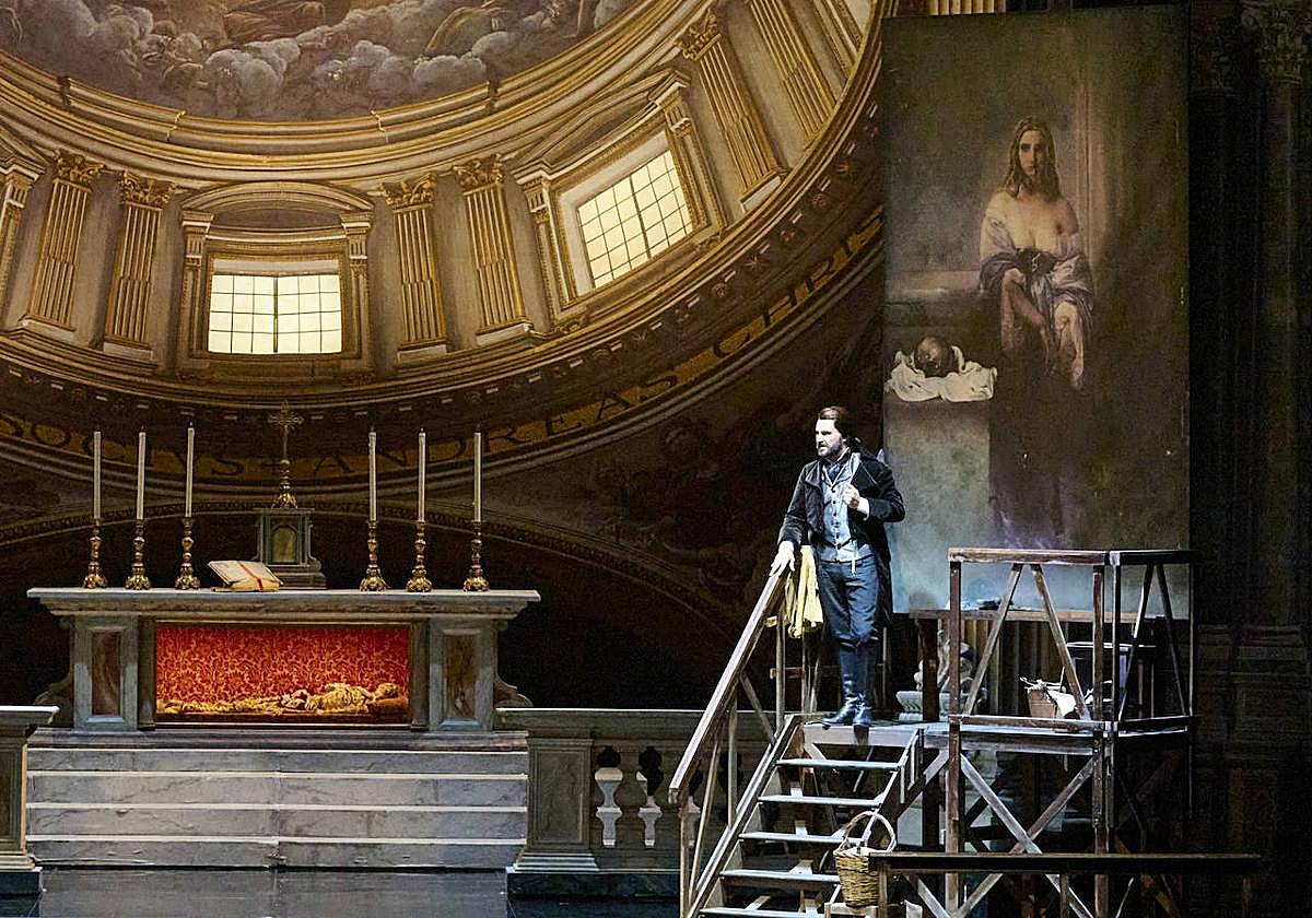 Una Tosca altisonante