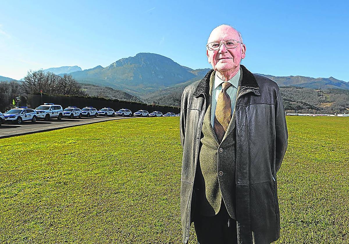 El lehendakari José Antonio Ardanza, en un acto en la base de la Ertzaintza en Iurreta el pasado miércoles.