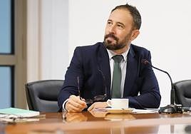 Los gobiernos central y vasco rebajan la tensión sobre el centro de refugiados de Vitoria