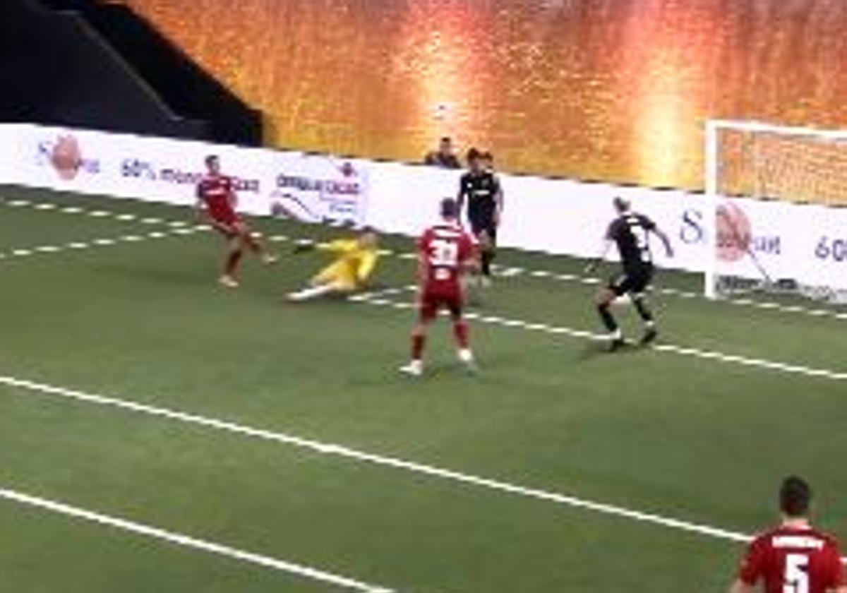 Control y golazo de Ibai Gómez en la Kings of League