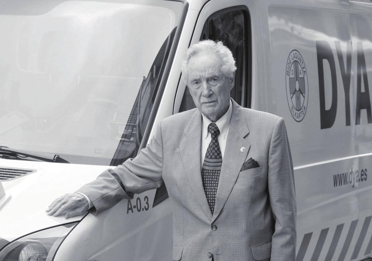 Juan Antonio Usparitza, fundador de las DYA.