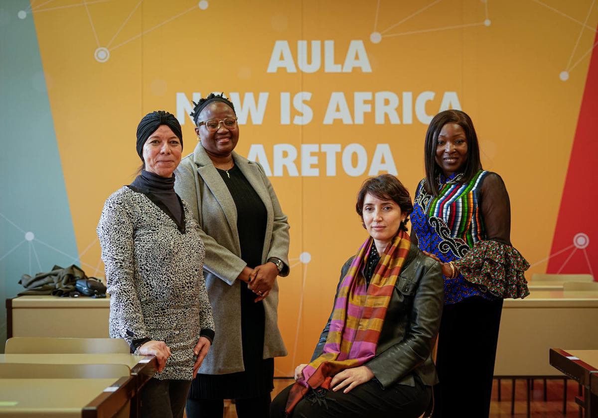 Las investigadoras africanas (de izquierda a derecha) Sabah Ben Fredj, Sheena Omoregie, Amira Kebir y Gloria Dada.