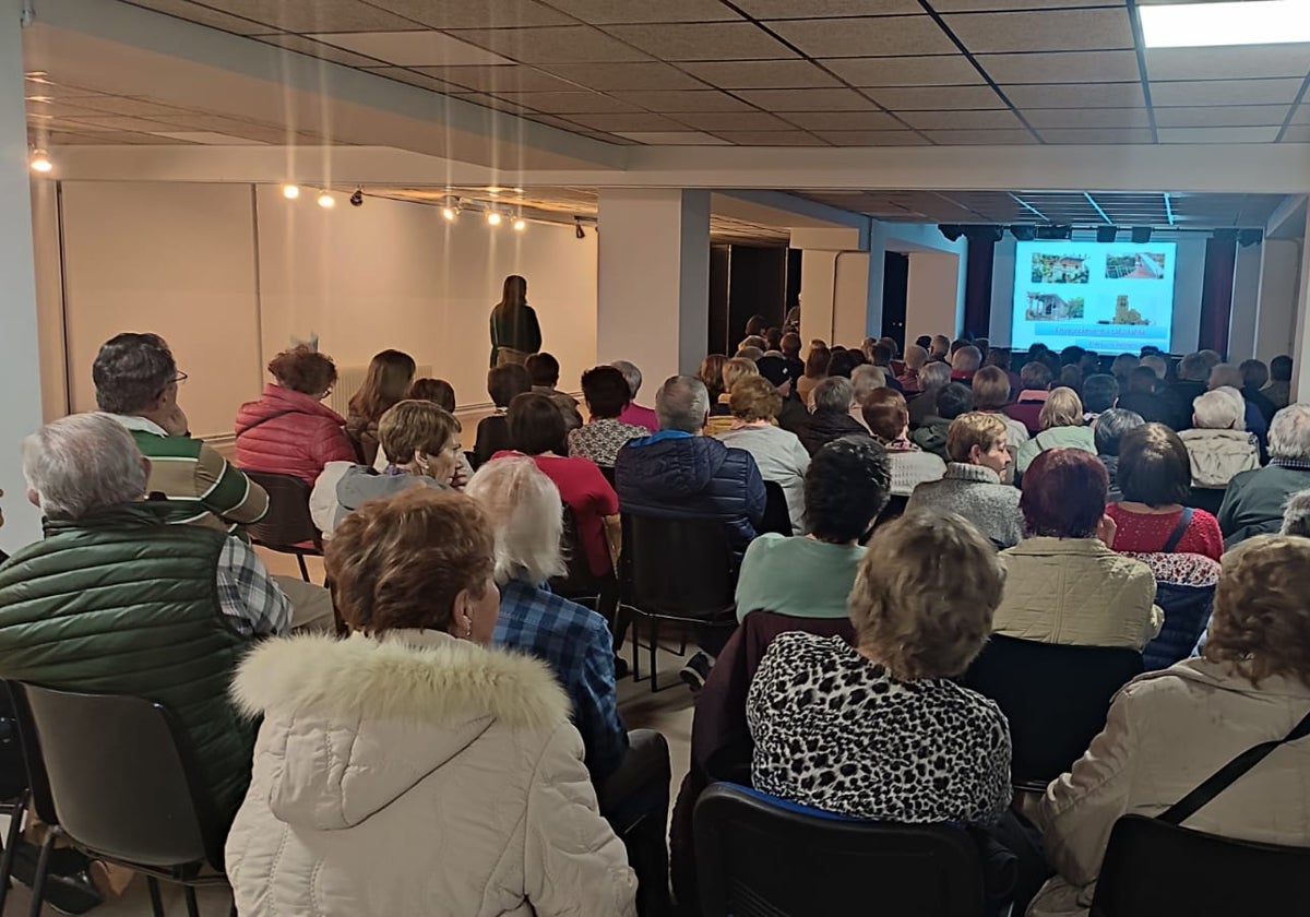 Presentación del proyecto a los mayores.