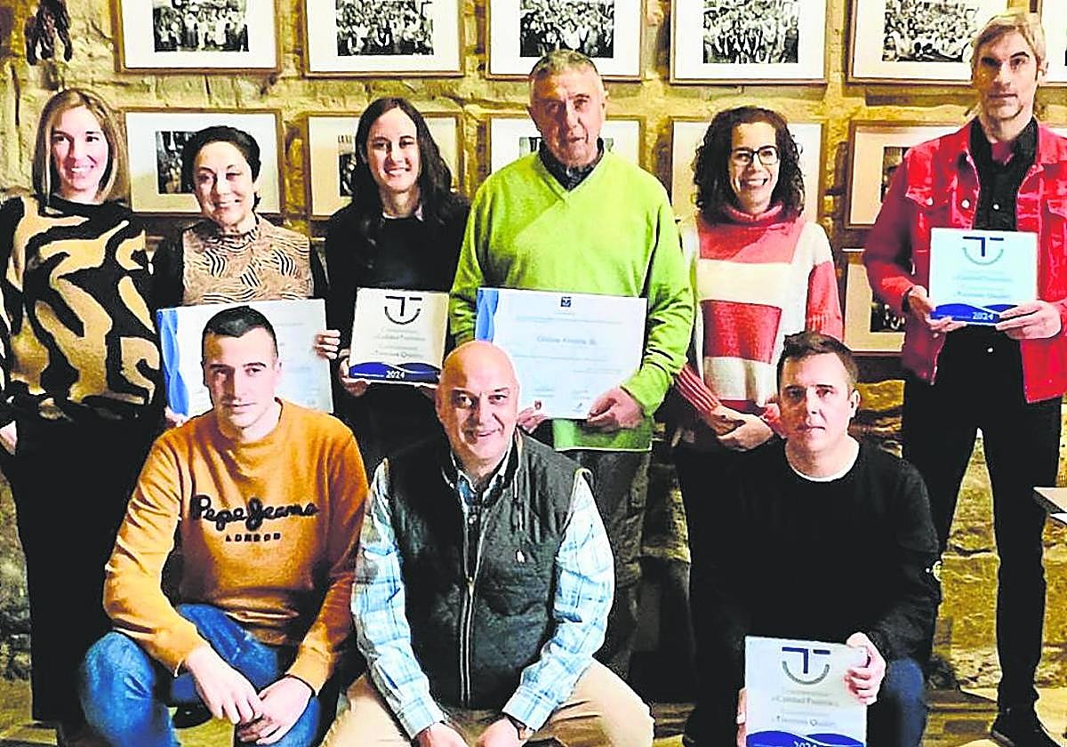 Representantes de las empresas distinguidas con la alcaldesa Laura Rivado y el concejal Leopoldo García.