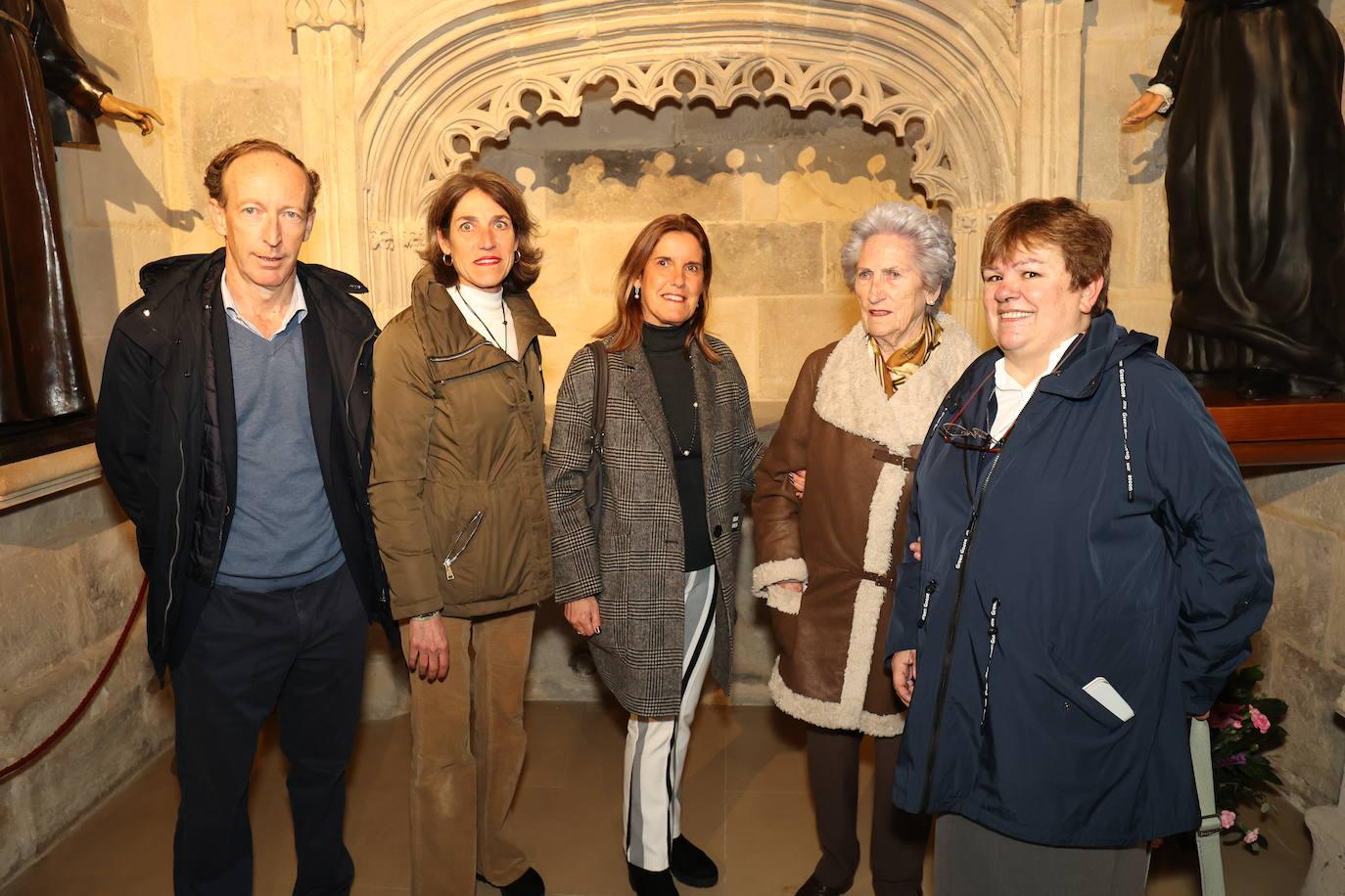 Borja Marín, Inés y Ana Nebreda, Teresa Vilallonga y la hermana Nerea León. 