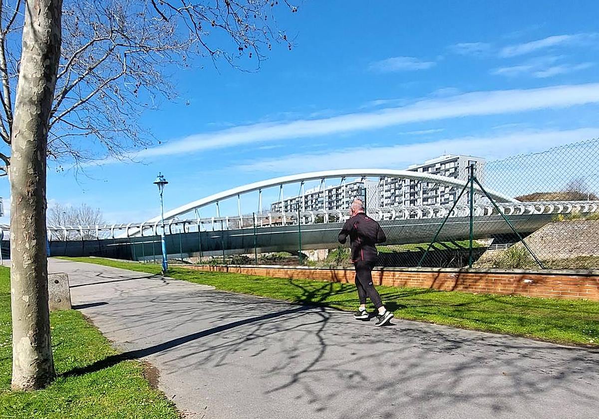 Son muchos los corredores que recorren a diario varios caminos de la localidad fabril.