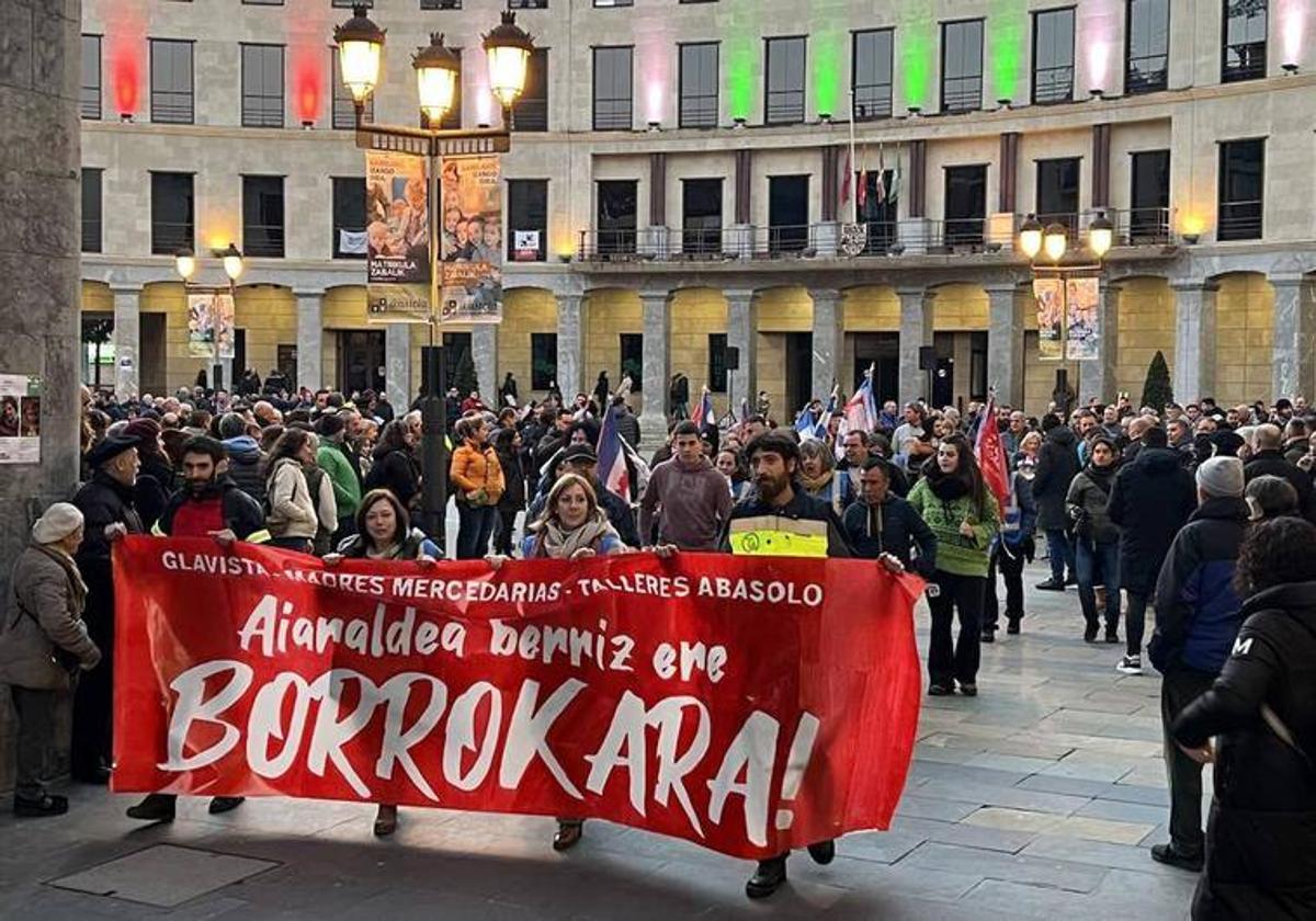 Operarios de Tallres Abásolo protagonizaron una manifestación el 10 de febrero pasado junto a otras empresas en crisis.