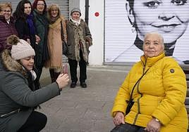 Petra Presentación junto a otras participantes en la campaña