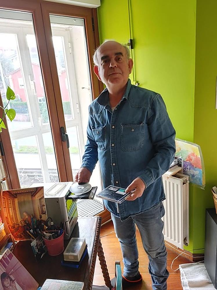 Nire etxean disko bat jartzen dudan bitartean.