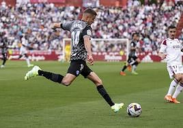 El Alavés se aferra a un hilo de esperanza