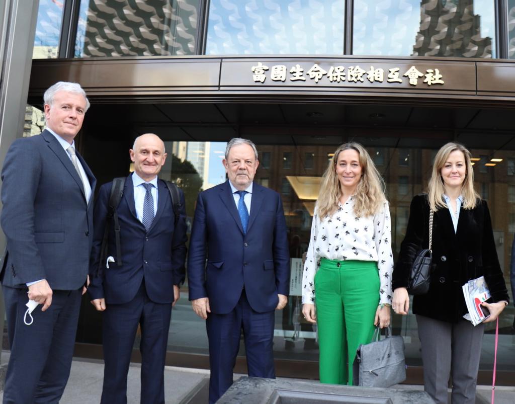 Azpiazu cierra su viaje a Tokio tras reunirse con los principales bancos nipones