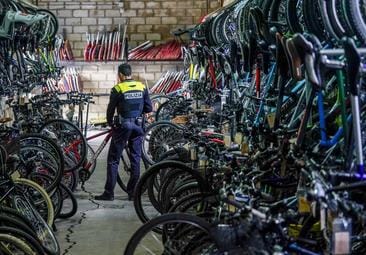 Vitoria donará decenas de bicicletas a sociales y educativos | El Correo