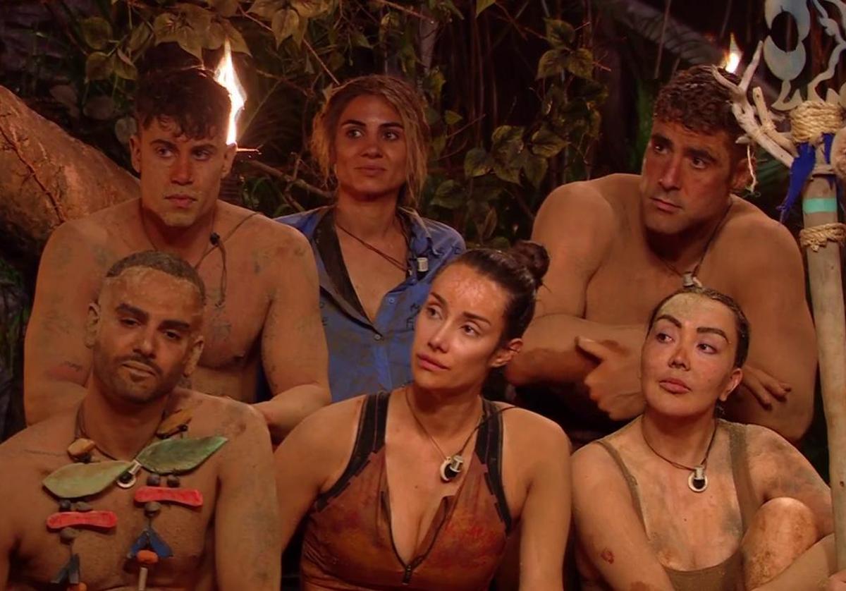'Supervivientes' se estrena sin emoción y con Ginés Corregüela comiéndose una cucaracha viva