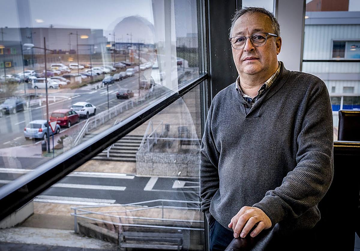 Allende posa en el restaurante Aldaia, en el área de servicios del parque empresarial vitoriano.