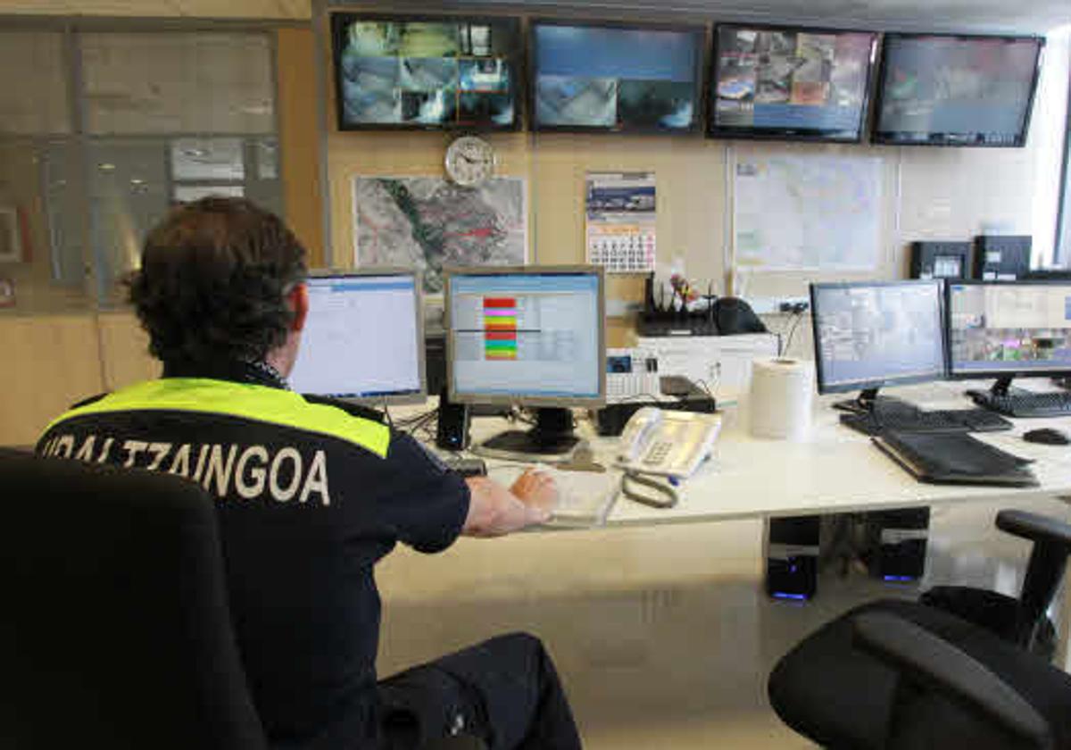 Sala de control de la Policia Municipal de Basauri.