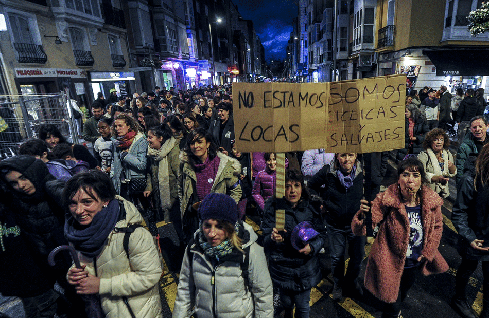 La manifestación por las calles de Vitoria.
