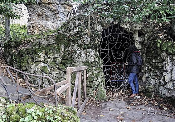 La agresión sexual sucedió en otoño de 2021 en el montículo sobre la gruta del Belén de La Florida.