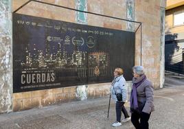 El mural acogerá el cartel del cortometraje 'Cuerdas' hasta finales de este mes.