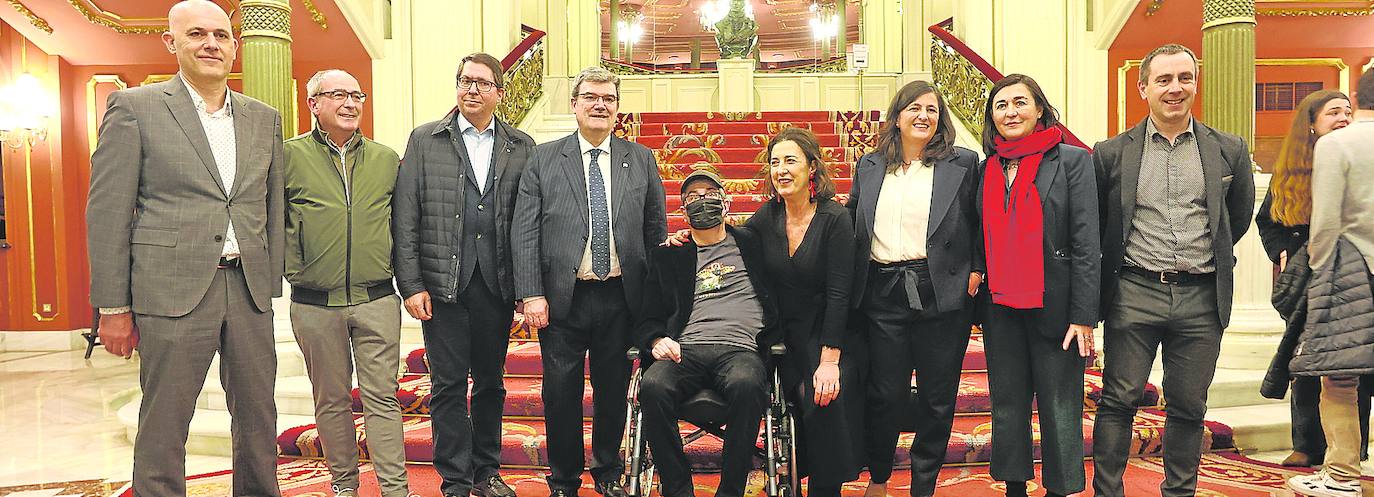 José Ignacio Malaina, Iñaki López de Aguileta, Gonzalo Olabarria, Juan Mari Aburto, Kepa Junkera, Lorea Bilbao, Begoña de Ibarra, Yolanda Díez y Xabier Arauzo. 