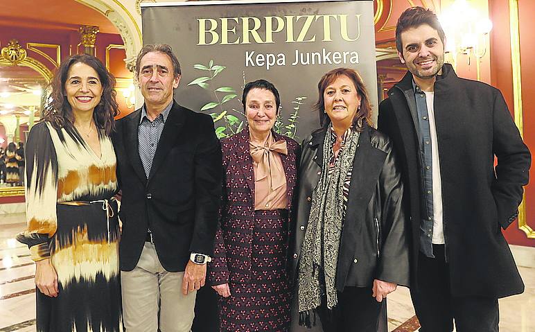 Miren Goikouria, Joseba Palacios, Jone Goirizelaia, Arantza Díez y Josu Ortega.