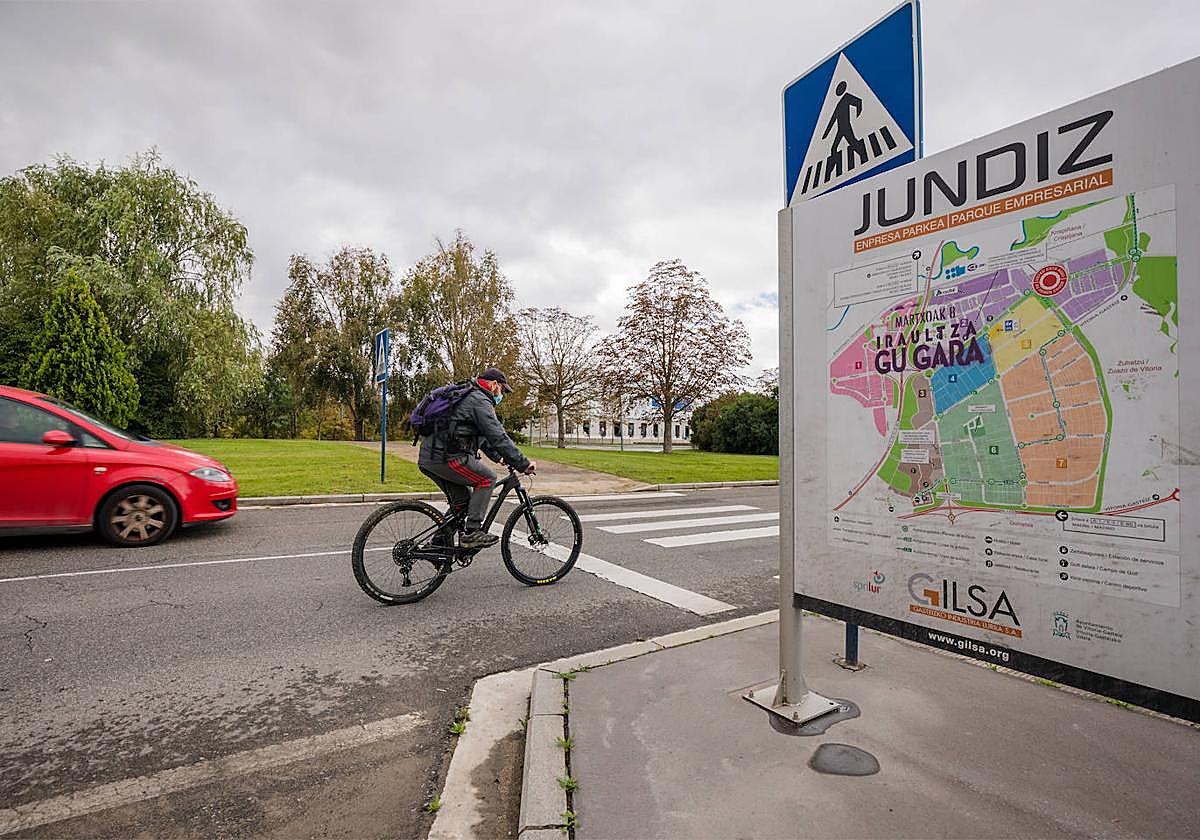 Uno de los carteles de Júndiz, el mayor parque empresarial vasco.