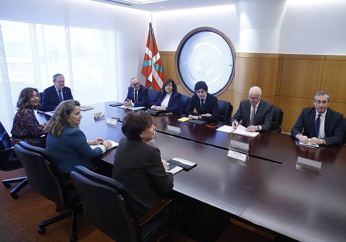 Imagen del Consejo Vasco de Finanzas, que reúne al Gobierno vasco y las tres diputaciones forales