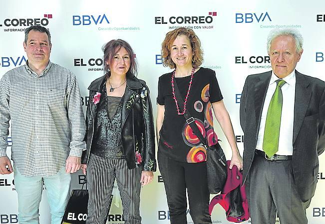 Óscar Marcellán, Maite y María Posada y Mikel Sorli.