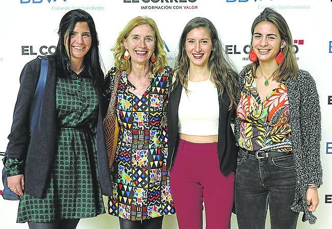June Rueda, Josebe Vidales, Alba Ribero y Olatz Ortega. 