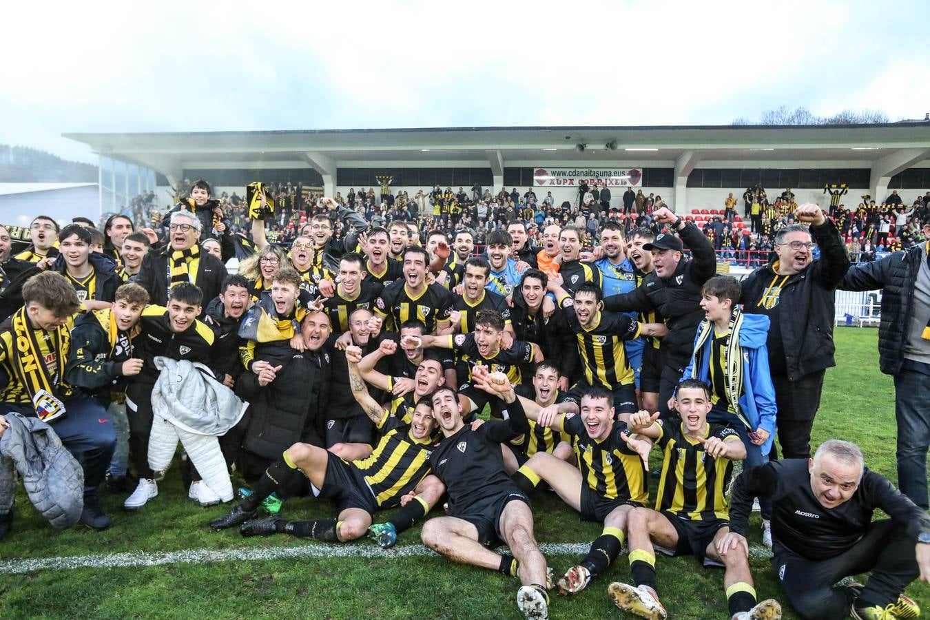 Barakaldo celebra el ascenso